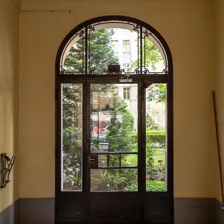 Apartman Gorgeous Flat Right Near The Center *