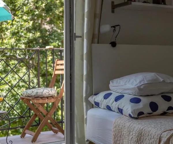 Gorgeous Flat Right Near The Center Apartment