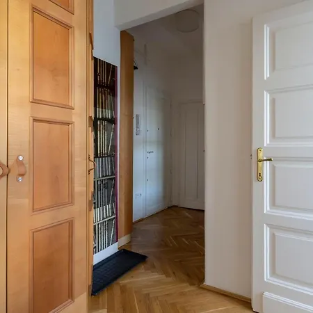 Gorgeous Flat Right Near The Center Apartment Budapest