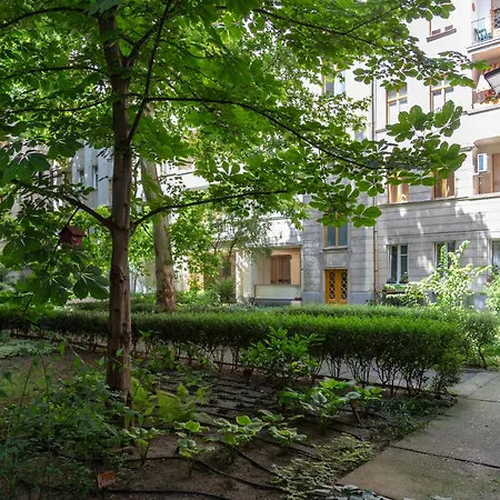 Gorgeous Flat Right Near The Center Apartment